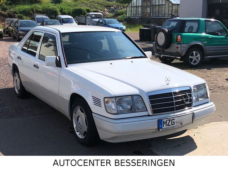 Gebraucht Mercedes E250 113 PS (83 kW) 1994 Weiß Limousine