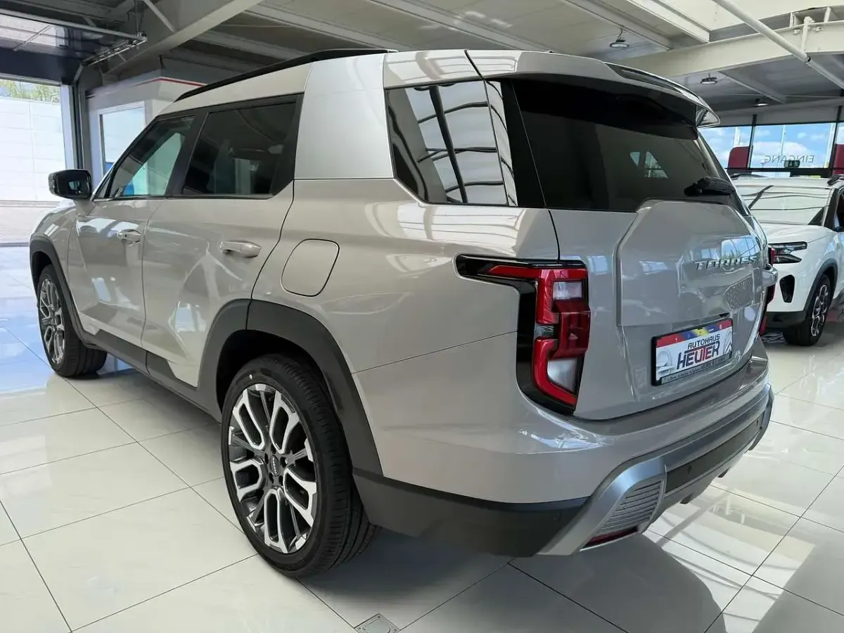 Neu KGM Torres 163 PS (119 kW) 2026 Latte greige SUV