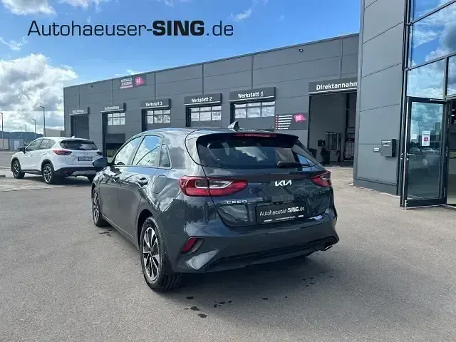 Nouvelle Kia Ceed 101 ch (74 kW) 2025 Gris Citadine