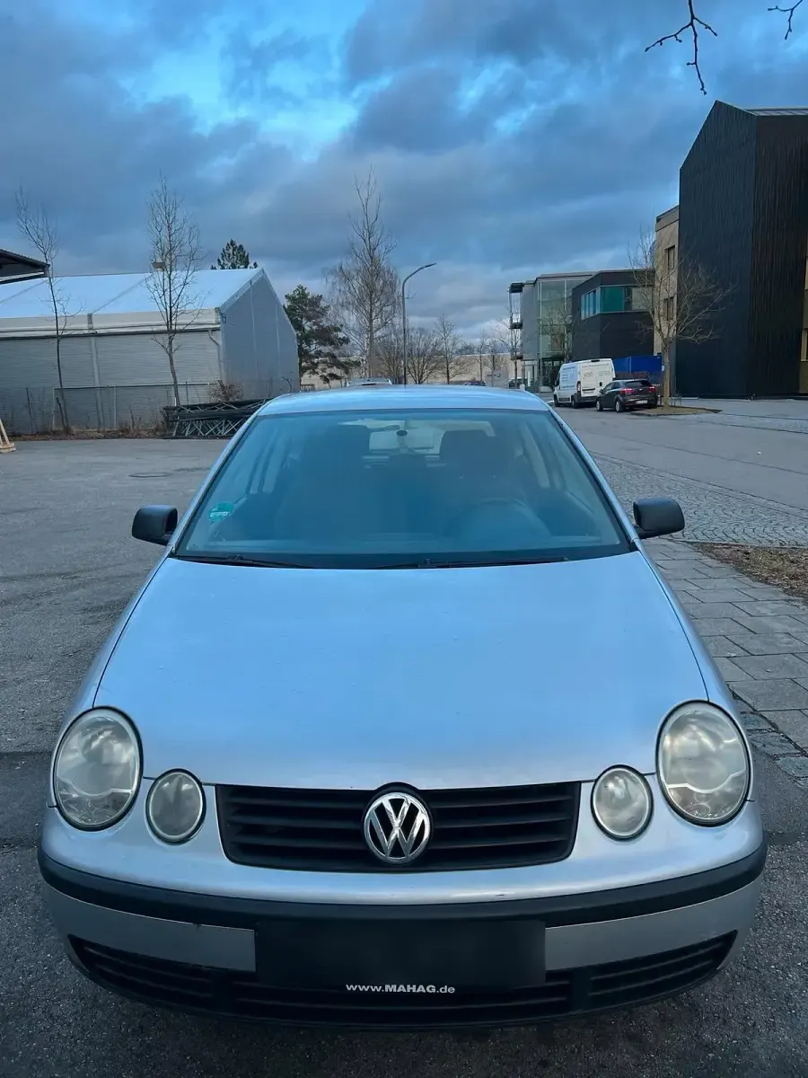 Gebraucht VW Polo 64 PS (47 kW) 2003 Silber Kleinwagen