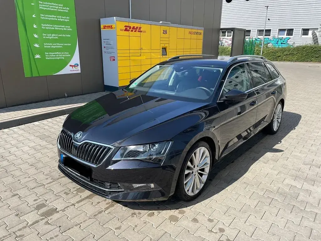 Gebraucht Skoda Superb Style 190 PS (139 kW) 2017 Schwarz Kombi