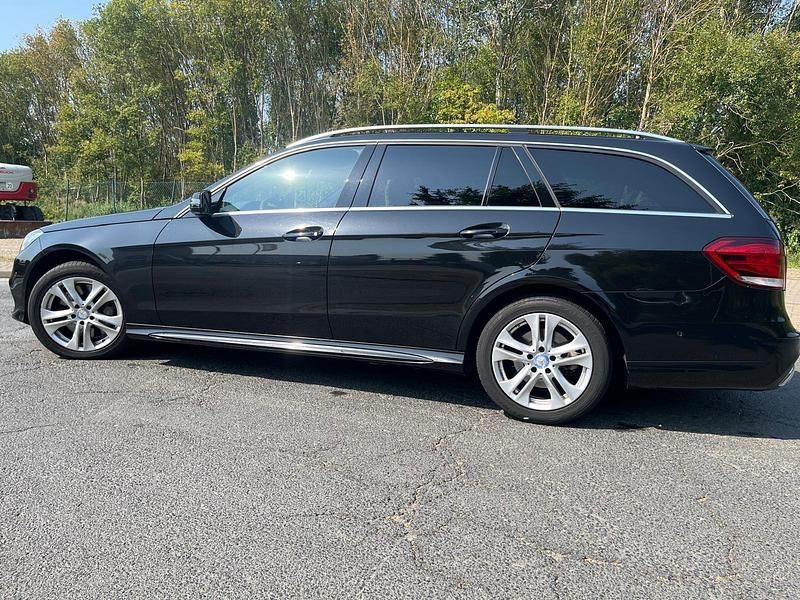 Gebraucht Mercedes E350 AMG line 258 PS (189 kW) 2016 Schwarz Kombi