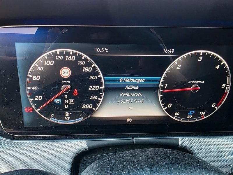 Gebraucht Mercedes E220 AMG line 194 PS (142 kW) 2017 Grau Limousine