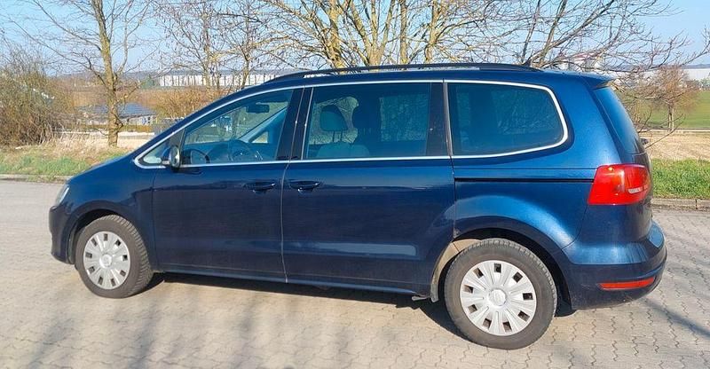 Gebraucht VW Sharan Trendline 140 PS (102 kW) 2012 Blau Van / Kleinbus