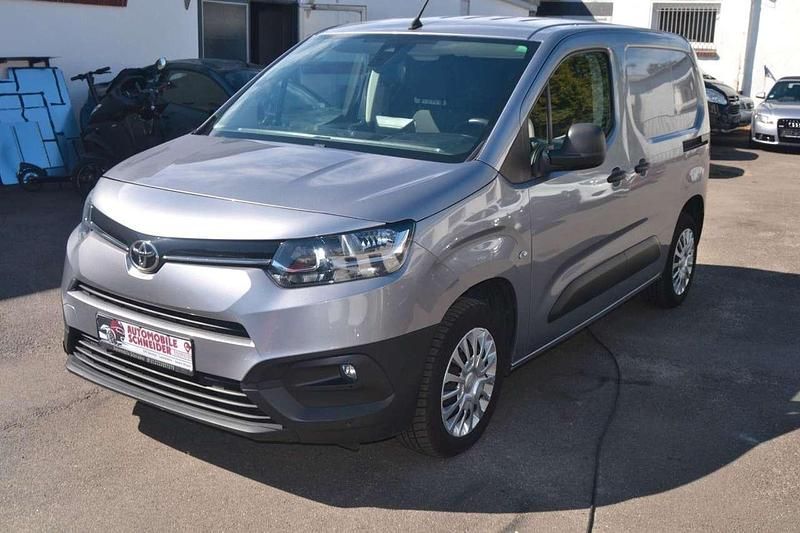 Gebraucht Toyota Proace Executive 131 PS (96 kW) 2021 Grau Van / Kleinbus