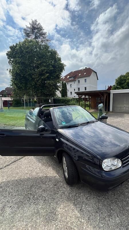 Schwarz Gebraucht 2002 VW Golf Cabriolet Cabrio | 1.800 € (Superpreis) - Bild 1/4