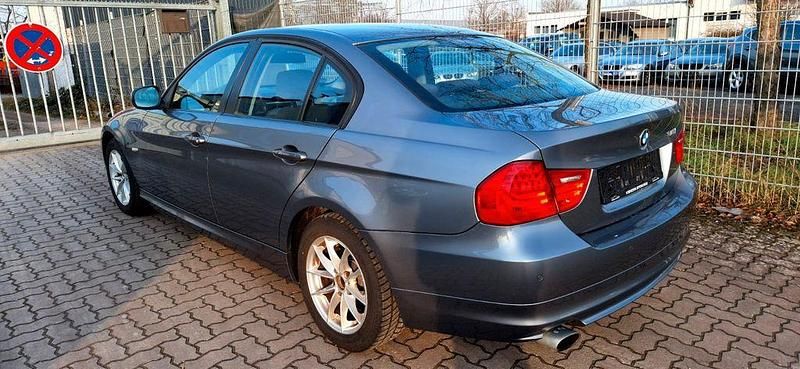 Gebraucht BMW 318 143 PS (105 kW) 2008 Grau Limousine