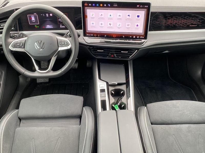 Gebraucht VW Passat Elegance 150 PS (110 kW) 2025 Black magic Kombi