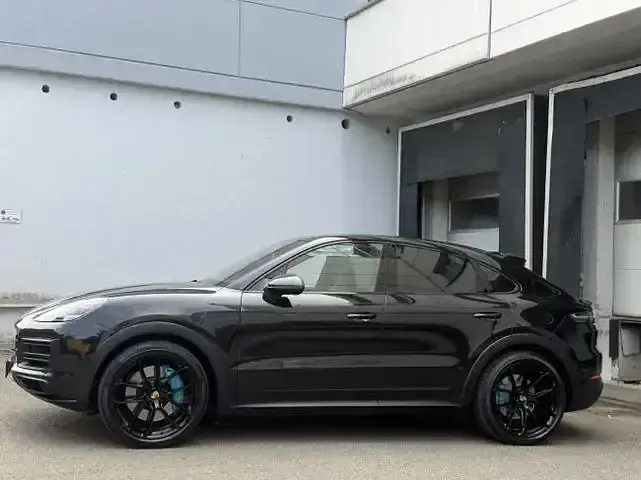 Gebraucht Porsche Cayenne GTS 460 PS (338 kW) 2023 Schwarz SUV