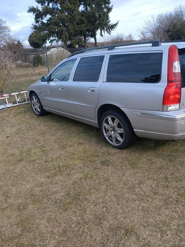 Second-hand Volvo V70 200 CP (147 kW) 2005 Argintiu Break