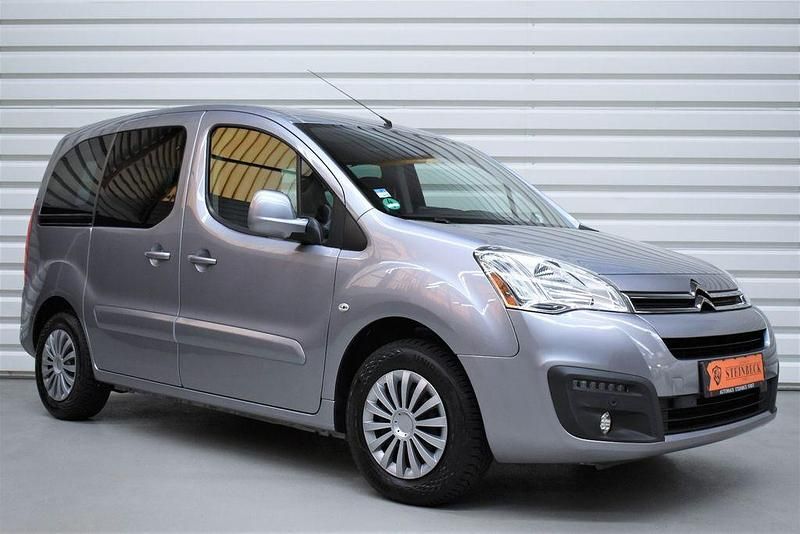 Grau Gebraucht 2016 Citroën Berlingo SELECTION Van / Kleinbus | 15.990 € - Bild 1/4