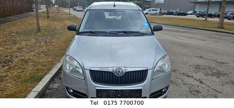 Gebraucht Skoda Roomster 69 PS (50 kW) 2009 Silber Van / Kleinbus