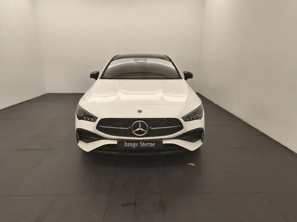 Gebraucht Mercedes CLA250 AMG line 224 PS (164 kW) 2025 Unilack polarweiß Coupé