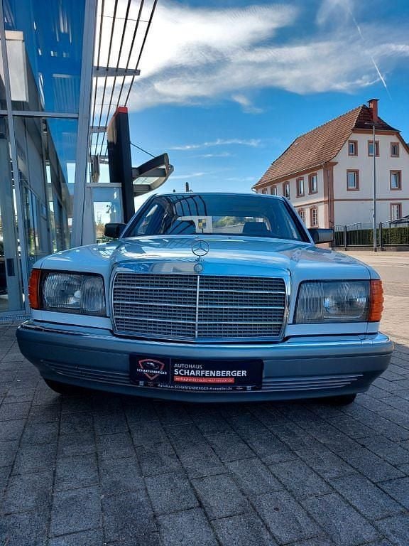 Weiß Gebraucht 1988 Mercedes 420 SE Limousine | 9.900 € - Bild 1/4