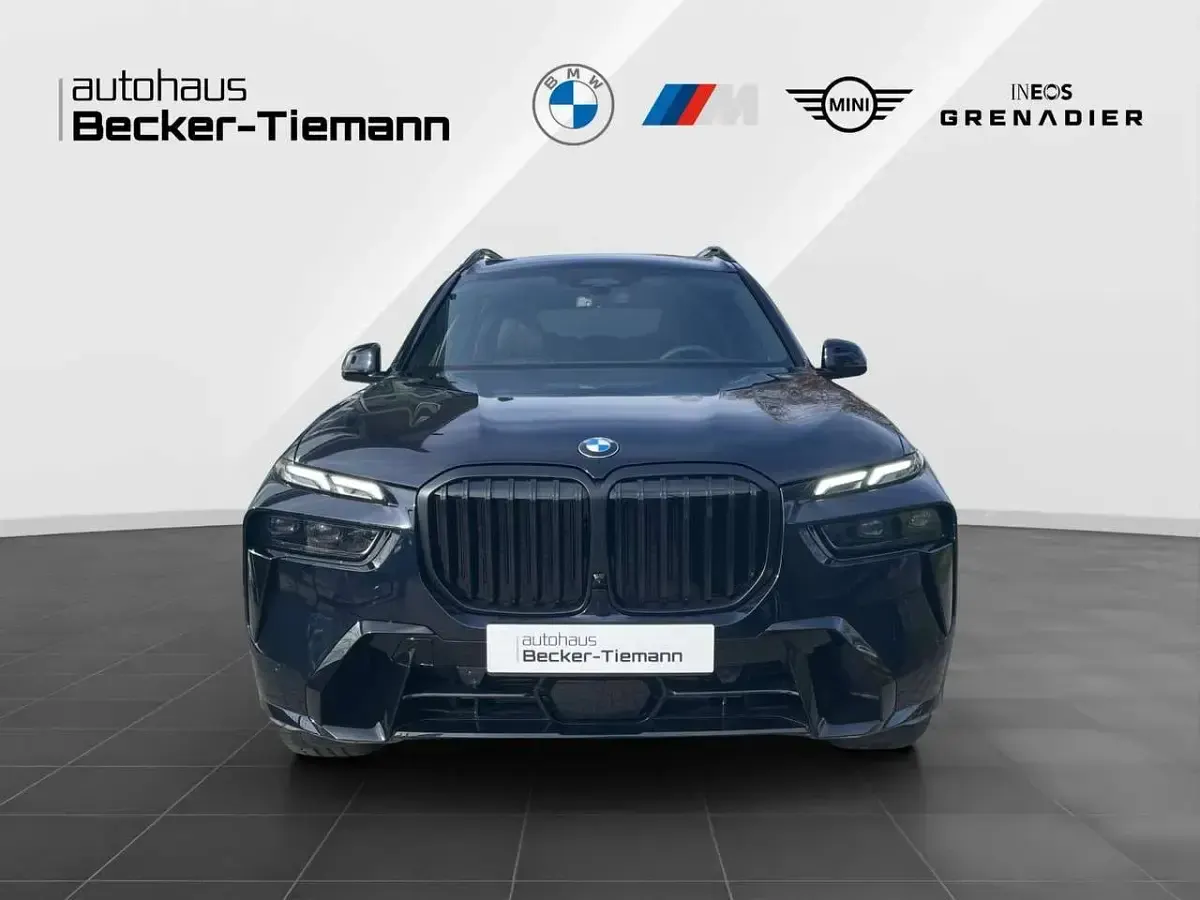 Neu BMW X7 Exclusive 352 PS (258 kW) 2026 Carbonschwarz metallic SUV
