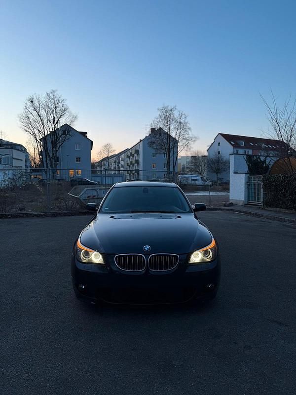 Gebraucht BMW 530 235 PS (172 kW) 2007 Blau Limousine