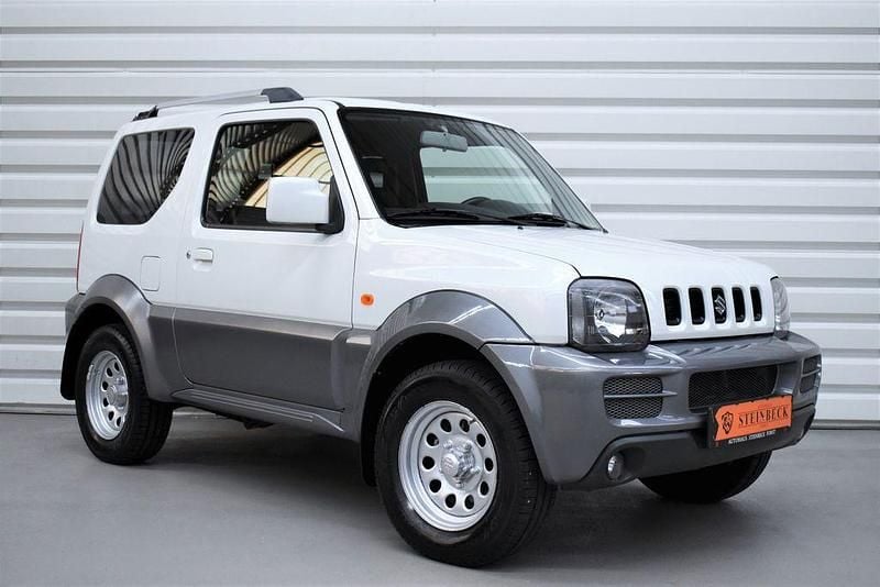 Weiß Gebraucht 2011 Suzuki Jimny Style SUV | 16.990 € (Etwas zu teuer) - Bild 1/4