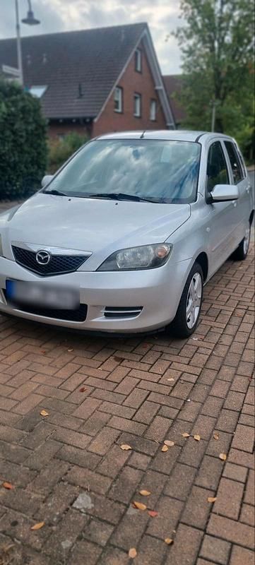 Silber Gebraucht 2005 Mazda 2 Kleinwagen | 900 € (Superpreis) - Bild 1/4