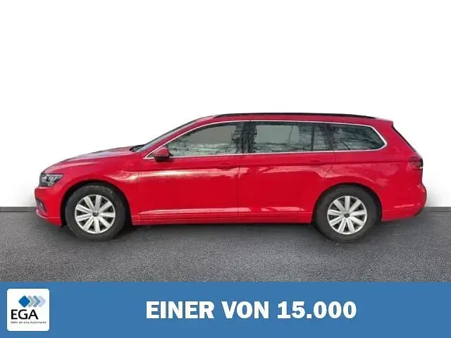 Używany VW Passat Edition 122 KM (89 kW) 2023 Czerwony Kombi