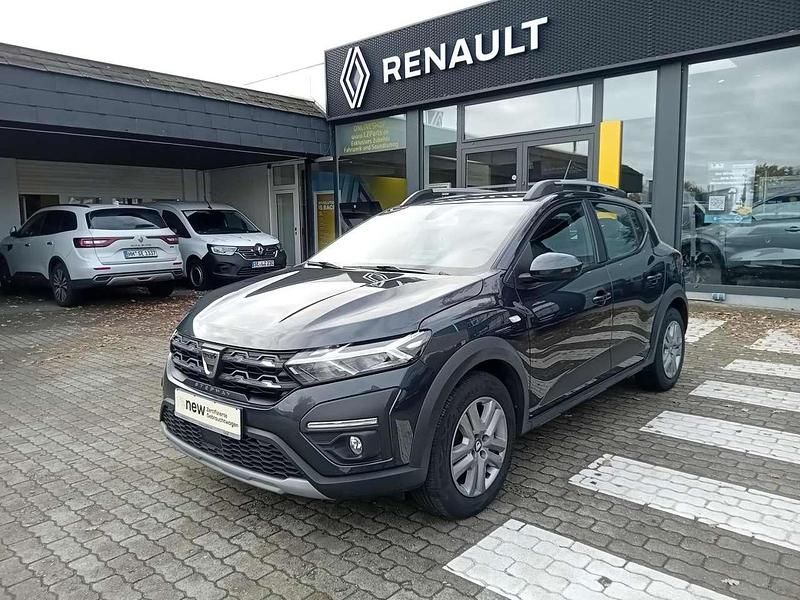 Grau Gebraucht 2022 Dacia Sandero Comfort Kleinwagen | 12.890 € (Fairer Preis) - Bild 1/4