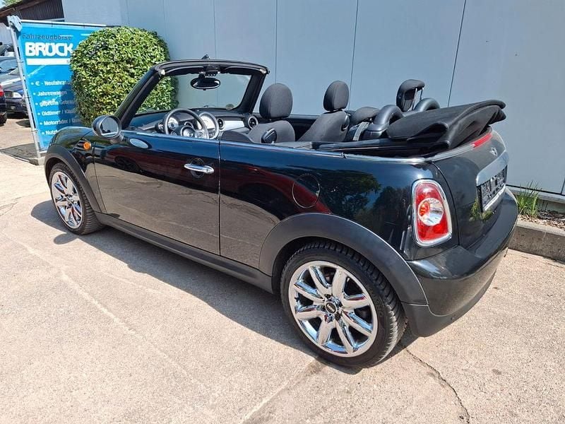 Gebraucht Mini Cooper Cabriolet 122 PS (89 kW) 2011 Midnight black metallic Cabrio