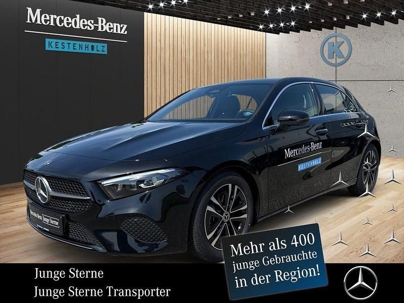 Metalliclack kosmosschwarz Gebraucht 2025 Mercedes A180 Progressive Limousine | 31.480 € (Fairer Preis) - Bild 1/4