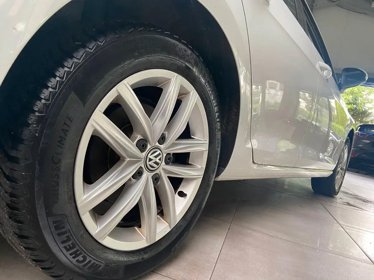 Gebraucht VW Golf VII 150 PS (110 kW) 2017 Weiß Limousine