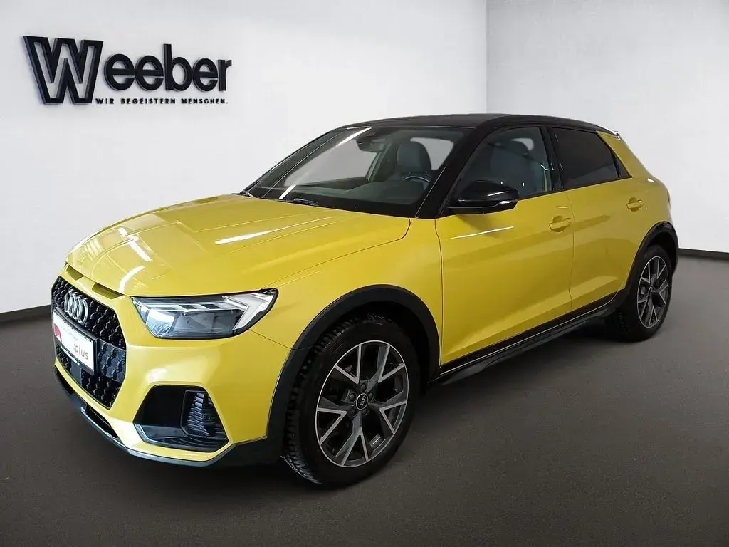 Używany Audi A1 Ambiente 110 KM (80 kW) 2022 Żółty SUV