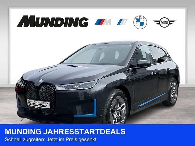 Grau Gebraucht 2022 BMW iX SUV | 37.590 € (Superpreis) - Bild 1/4