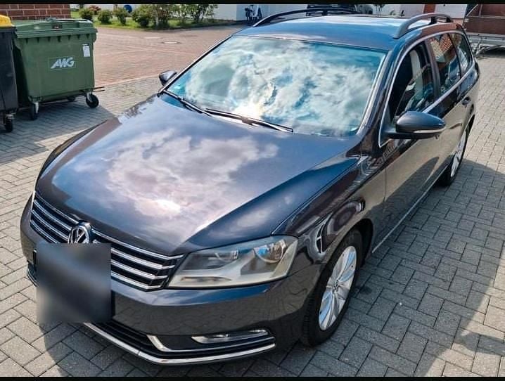Braun Gebraucht 2010 VW Passat Kombi | 5.450 € (Teuer) - Bild 1/4