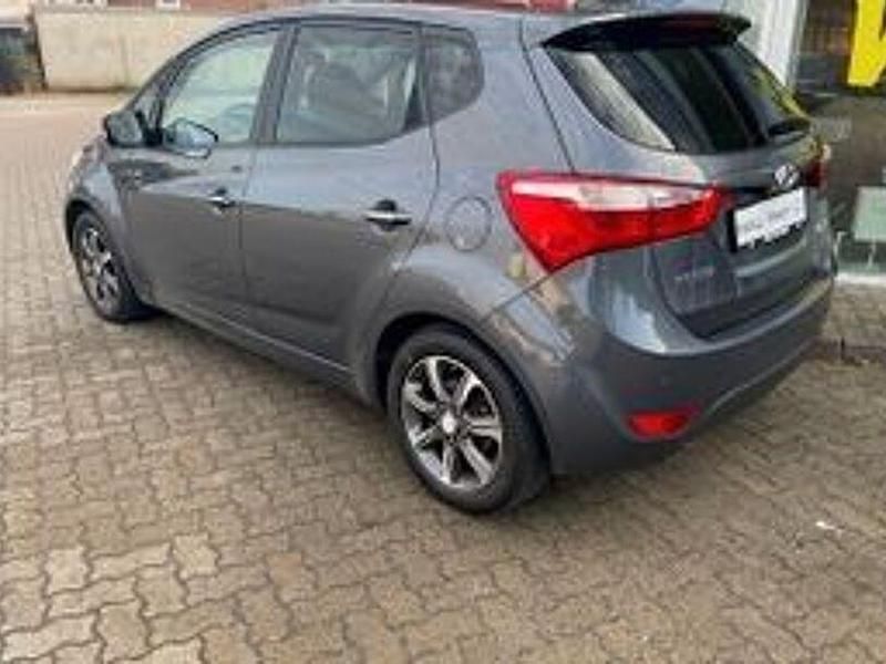 Gebraucht Hyundai ix20 Passion 125 PS (91 kW) 2017 Grau Kleinwagen