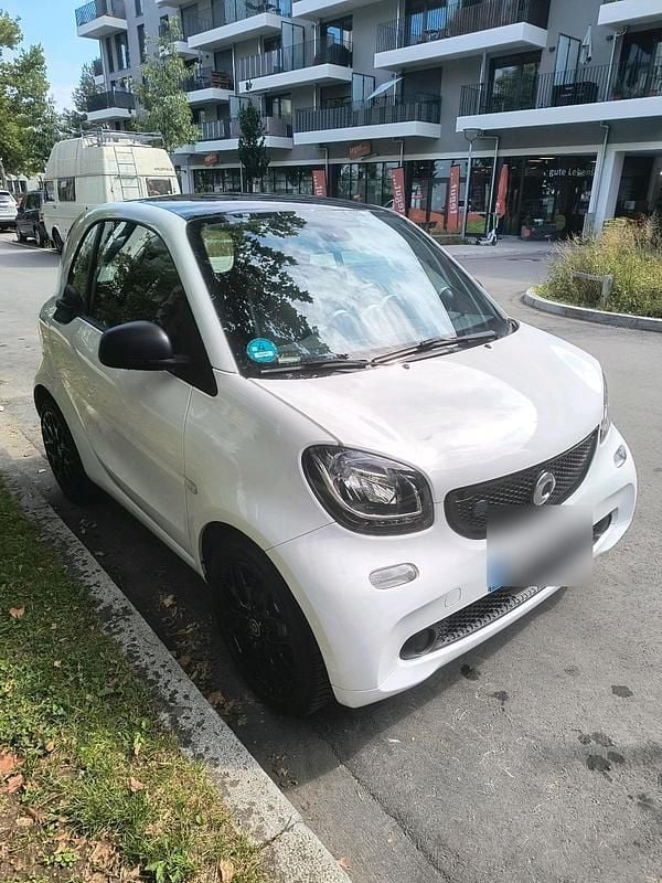 Weiß Gebraucht 2018 Smart ForTwo Electric Drive Kleinwagen | 7.500 € - Bild 1/4