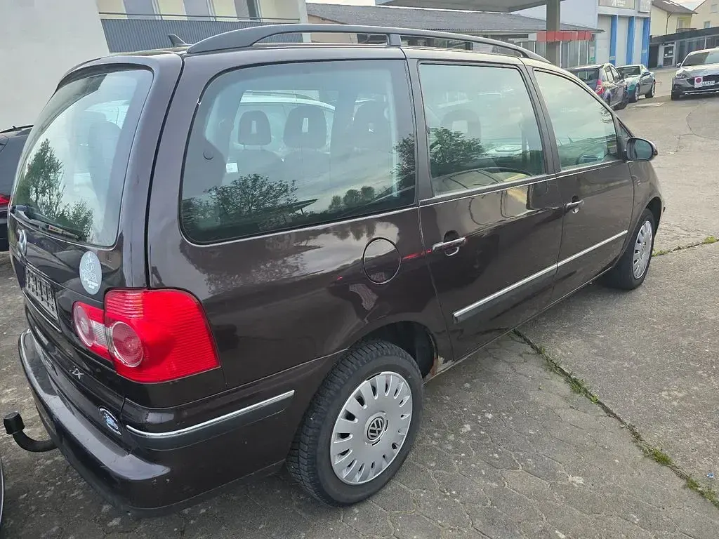 Gebraucht VW Sharan Highline 116 PS (85 kW) 2009 Violett Van / Kleinbus