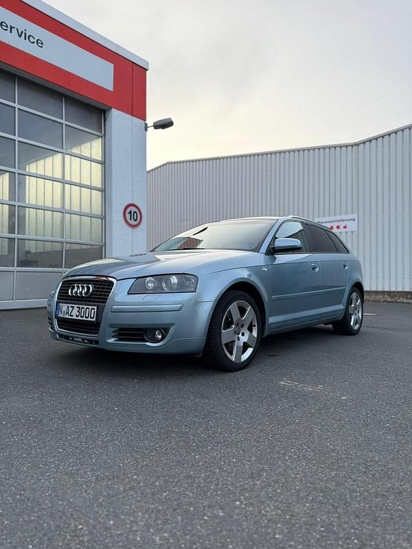 Grau Gebraucht 2008 Audi A3 Sportback Kleinwagen | 4.000 € (Fairer Preis) - Bild 1/4