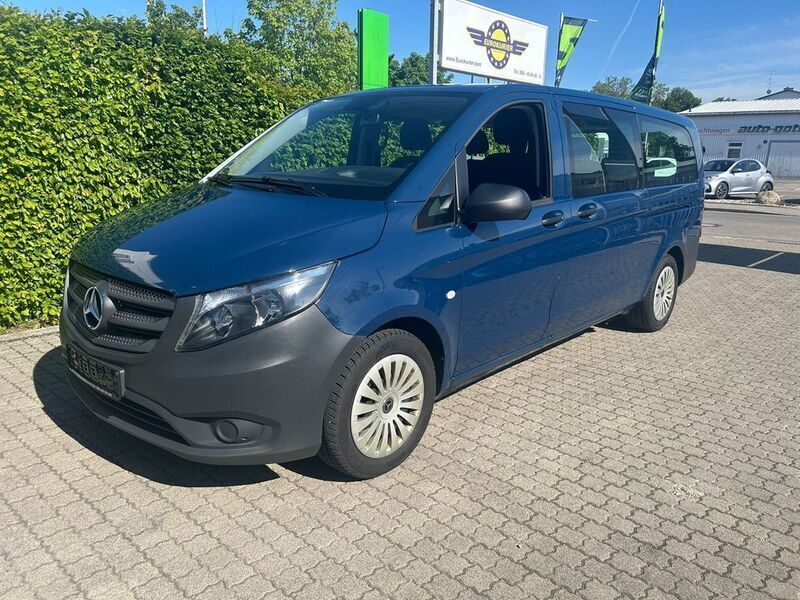 Blau Gebraucht 2023 Mercedes Vito Van / Kleinbus | 25.999 € (Fairer Preis) - Bild 1/4