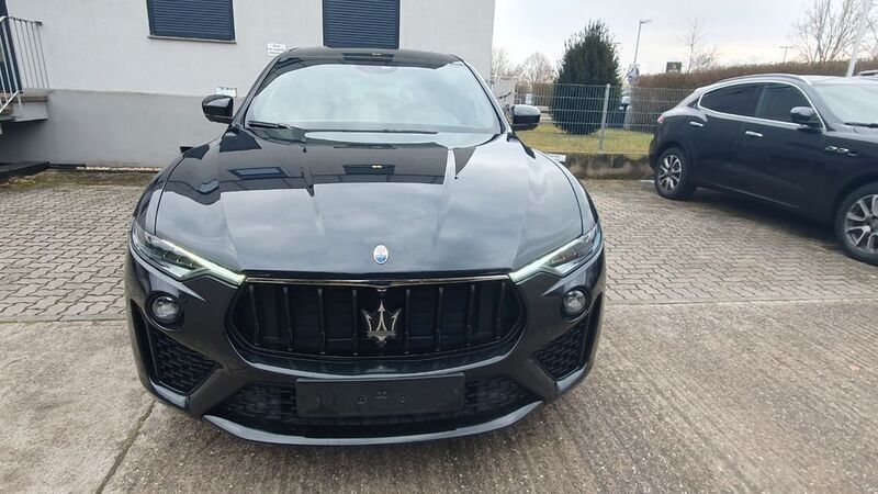 Schwarz Gebraucht 2022 Maserati Levante SUV | 64.000 € (Fairer Preis) - Bild 1/4