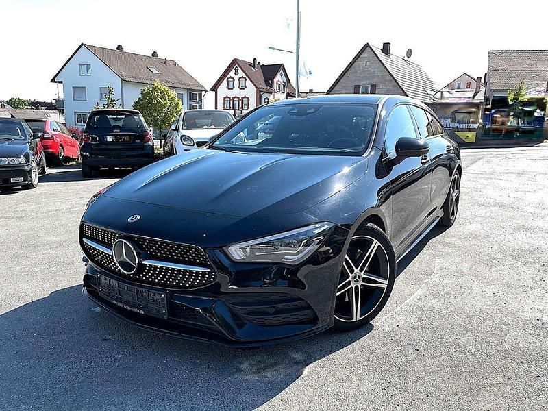 Schwarz Gebraucht 2020 Mercedes CLA220 Shooting Brake AMG Kombi | 28.900 € (Teuer) - Bild 1/4