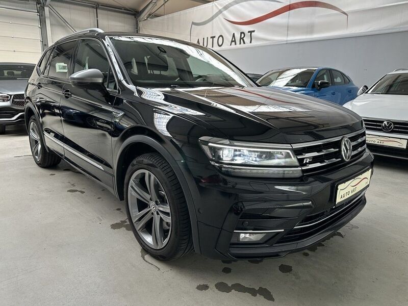 Deep black perleffekt Gebraucht 2020 VW Tiguan Allspace Highline SUV | 28.900 € (Guter Preis) - Bild 1/4