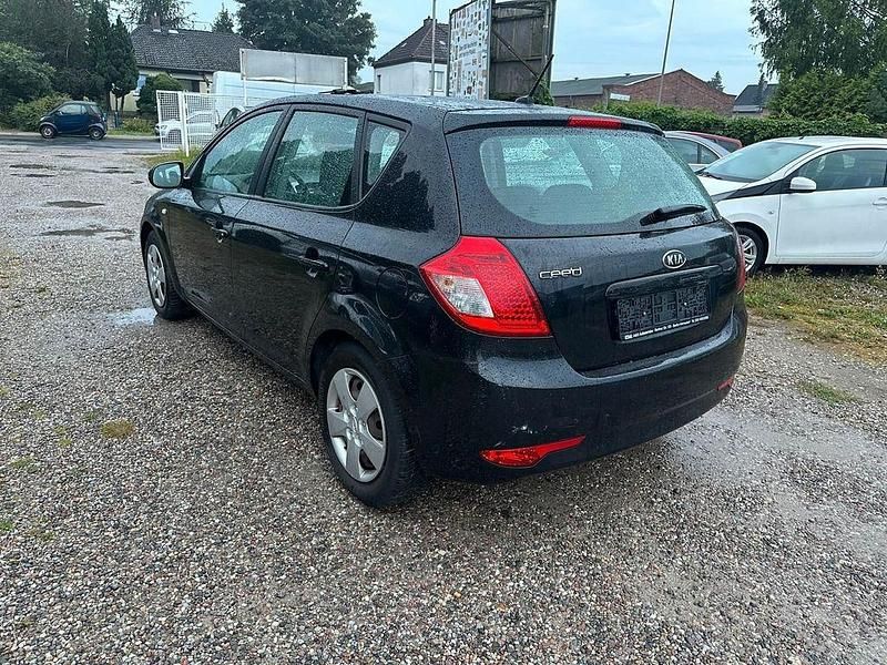 Gebraucht Kia Ceed Vision 90 PS (66 kW) 2011 Schwarz Kleinwagen