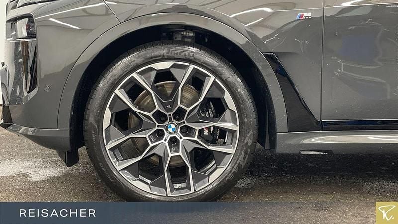 Ny BMW X7 Performance 352 HK (258 kW) 2025 Grå SUV