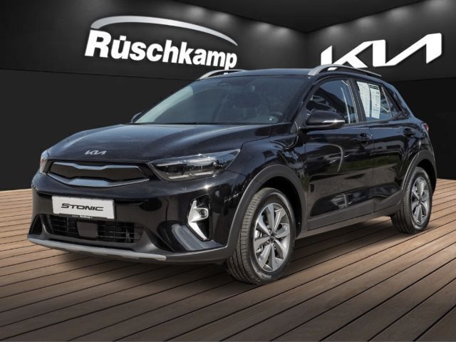 Auroraschwarz met. (metallic) Gebraucht 2024 Kia Stonic Vision SUV | 21.290 € (Fairer Preis) - Bild 1/4