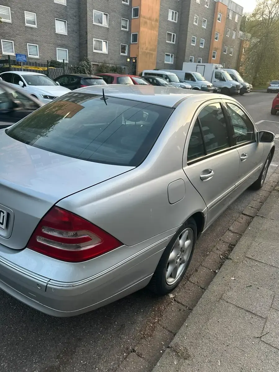 Gebraucht Mercedes C270 170 PS (125 kW) 2002 Silber Limousine
