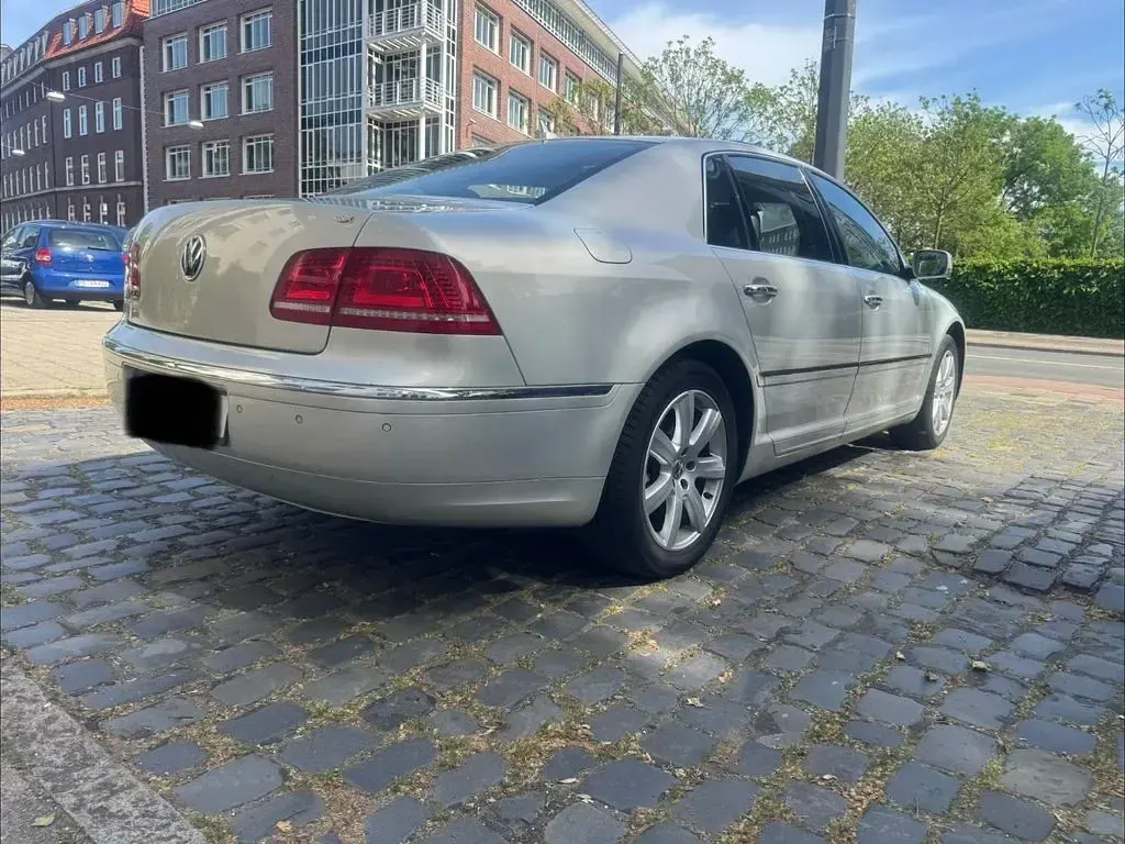Gebraucht VW Phaeton 239 PS (175 kW) 2011 Silber Limousine