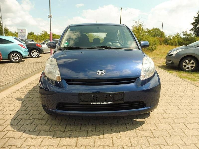 Blau Gebraucht 2006 Daihatsu Sirion Kleinwagen | 4.900 € (Etwas zu teuer) - Bild 1/4