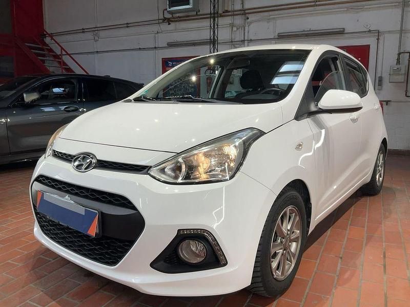 Gebraucht Hyundai i10 YES! 87 PS (63 kW) 2016 Polar white Kleinwagen