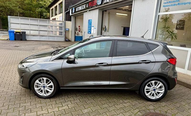 Gebraucht Ford Fiesta Titanium 101 PS (74 kW) 2023 Magnetic Kleinwagen