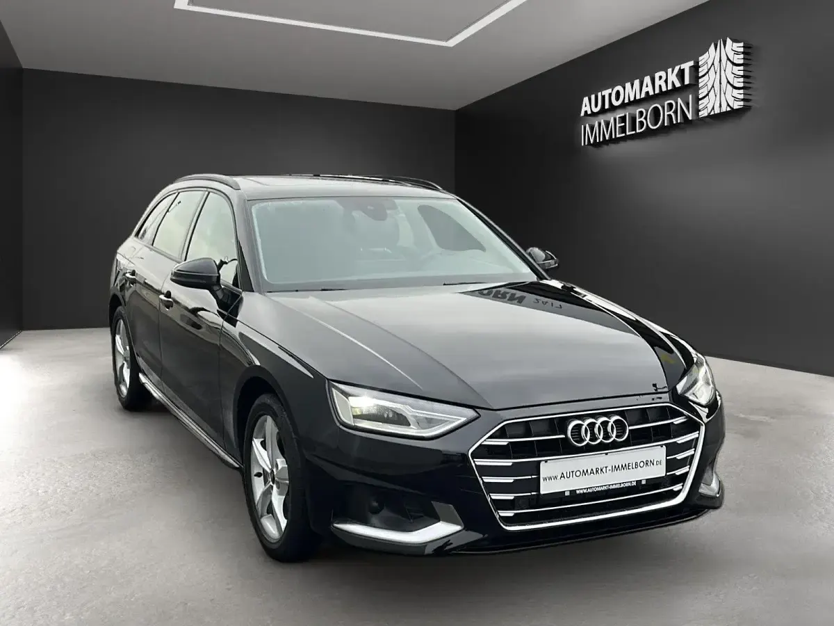 Second-hand Audi A4 Advanced 204 CP (150 kW) 2022 Negru Break