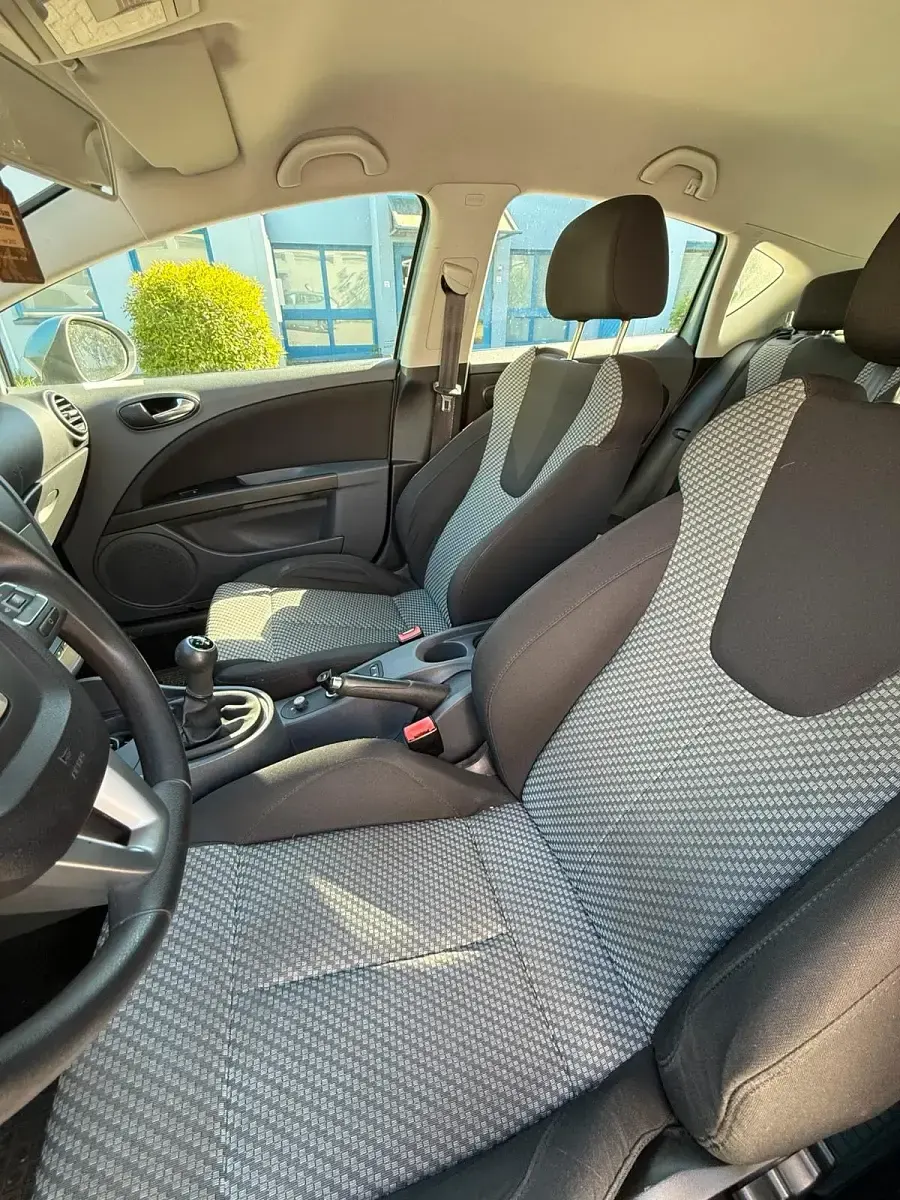 Gebraucht Seat Leon 110 PS (80 kW) 2010 Blau Kleinwagen