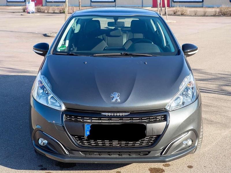 Gebraucht Peugeot 208 Active 82 PS (60 kW) 2017 Grau Kleinwagen