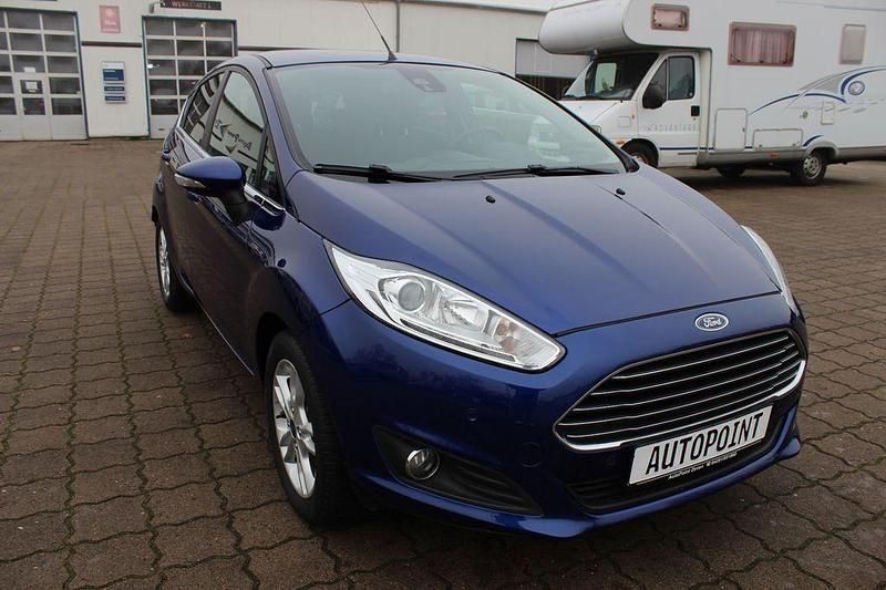 Gebraucht Ford Fiesta Titanium 125 PS (91 kW) 2016 Blau Limousine
